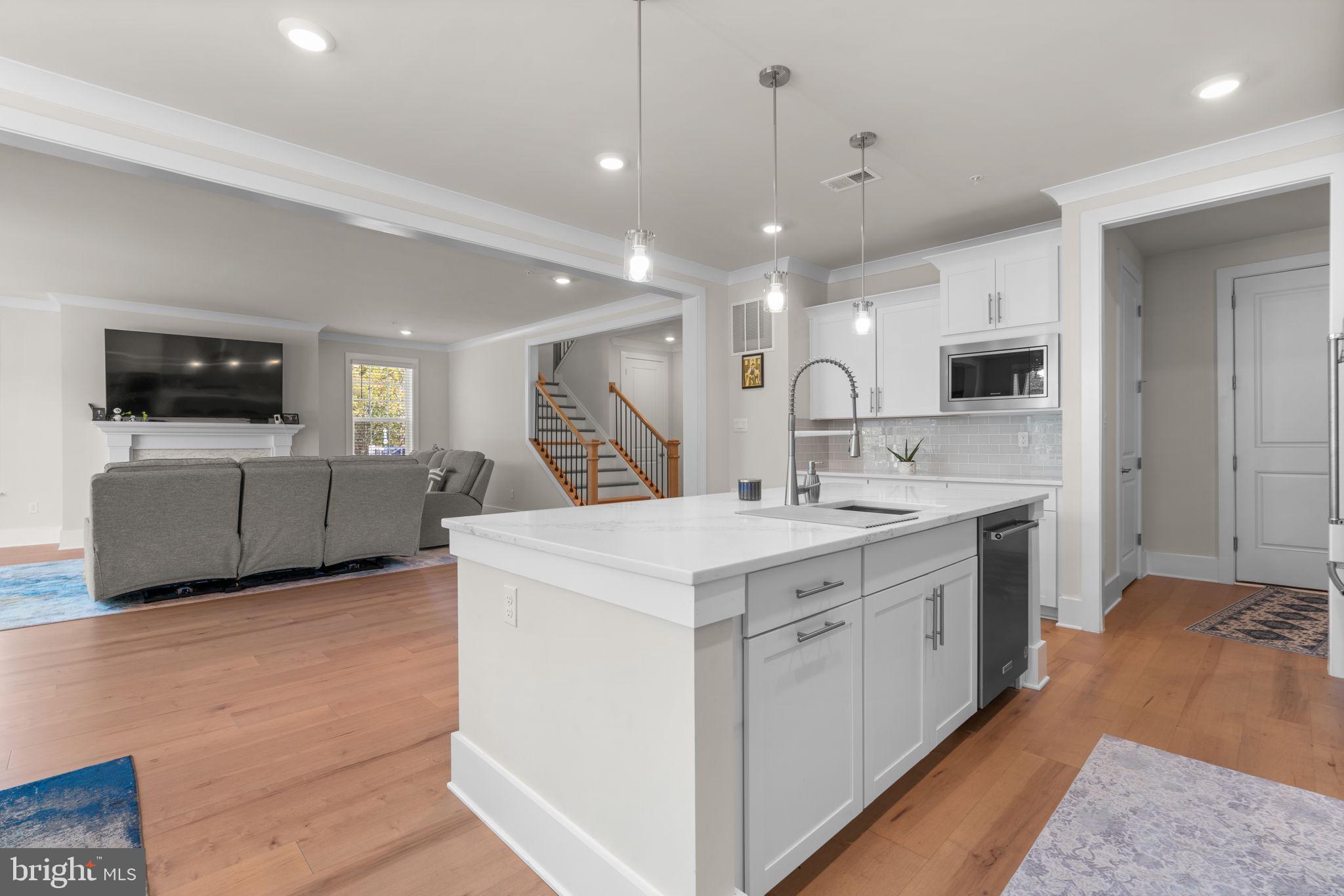 21708 Woodfield Road Gaithersburg, MD 20882 - Photo 13 of 76