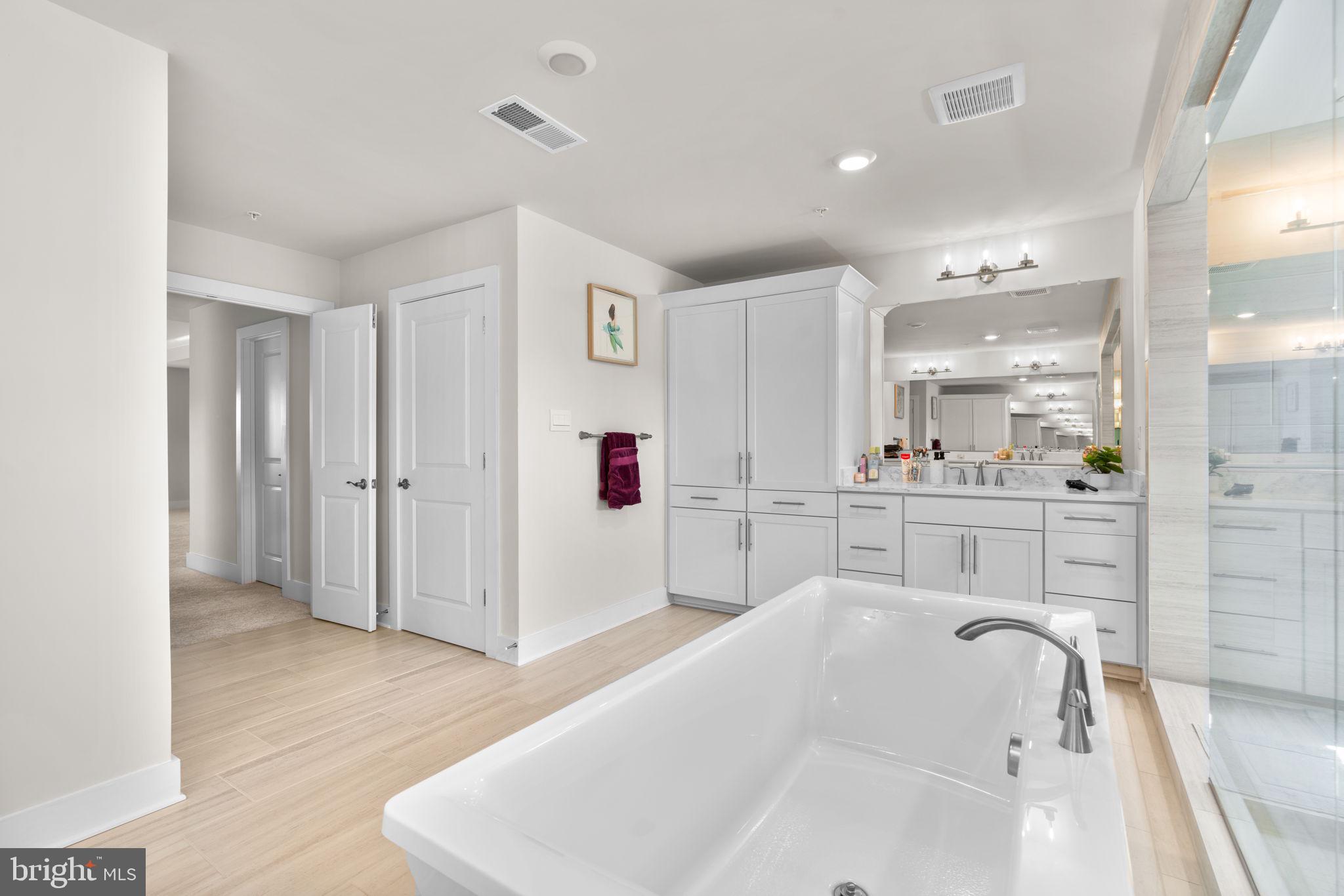 21708 Woodfield Road Gaithersburg, MD 20882 - Photo 29 of 76