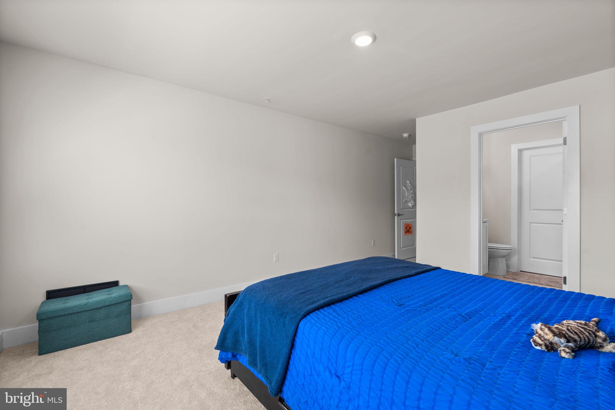 21708 Woodfield Road Gaithersburg, MD 20882 - Photo 33 of 76