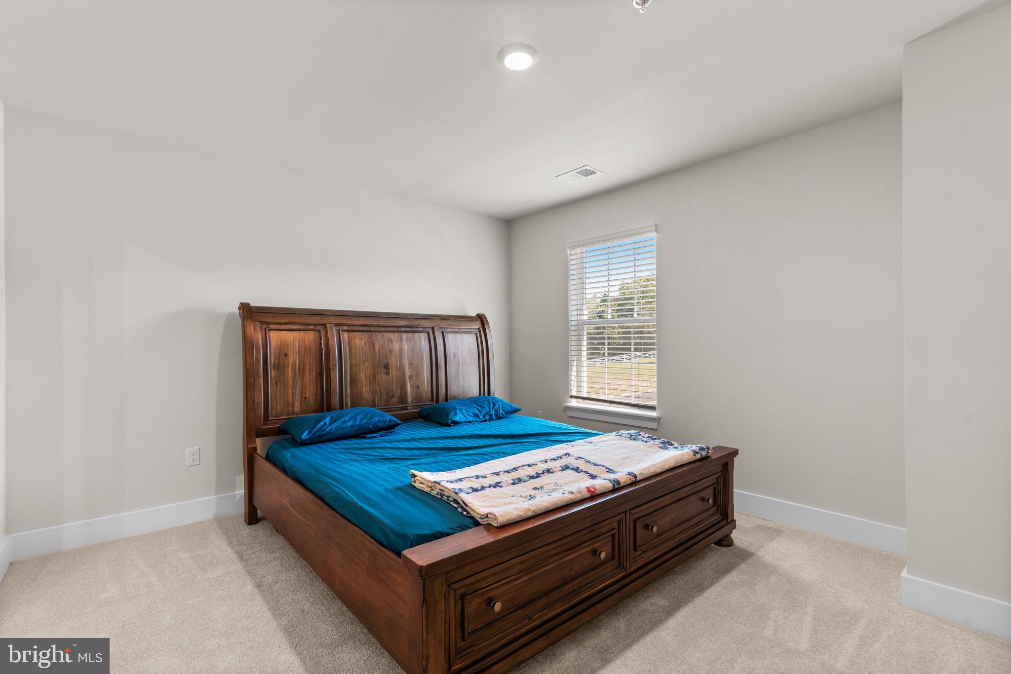 21708 Woodfield Road Gaithersburg, MD 20882 - Photo 36 of 76