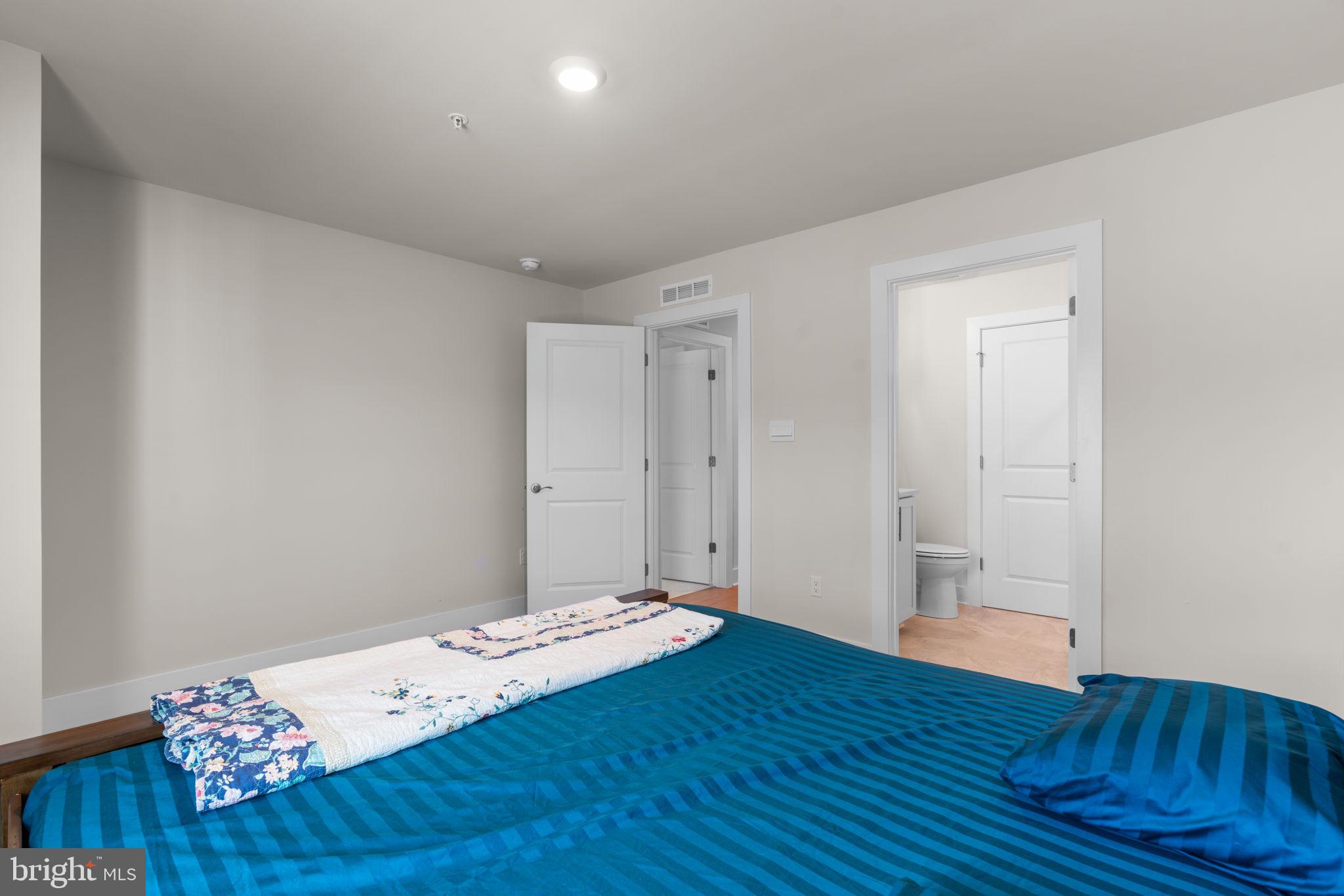 21708 Woodfield Road Gaithersburg, MD 20882 - Photo 38 of 76