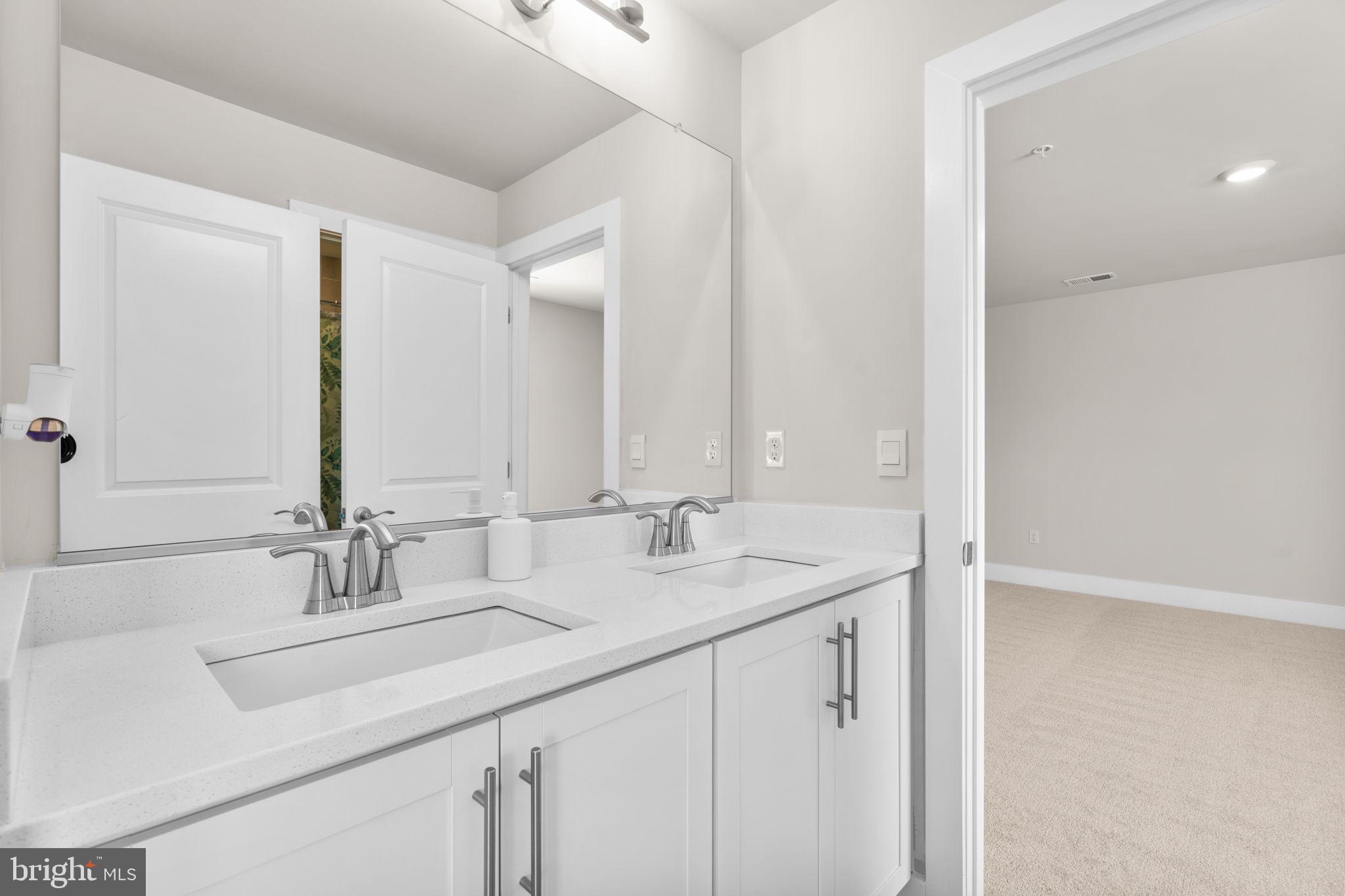 21708 Woodfield Road Gaithersburg, MD 20882 - Photo 44 of 76