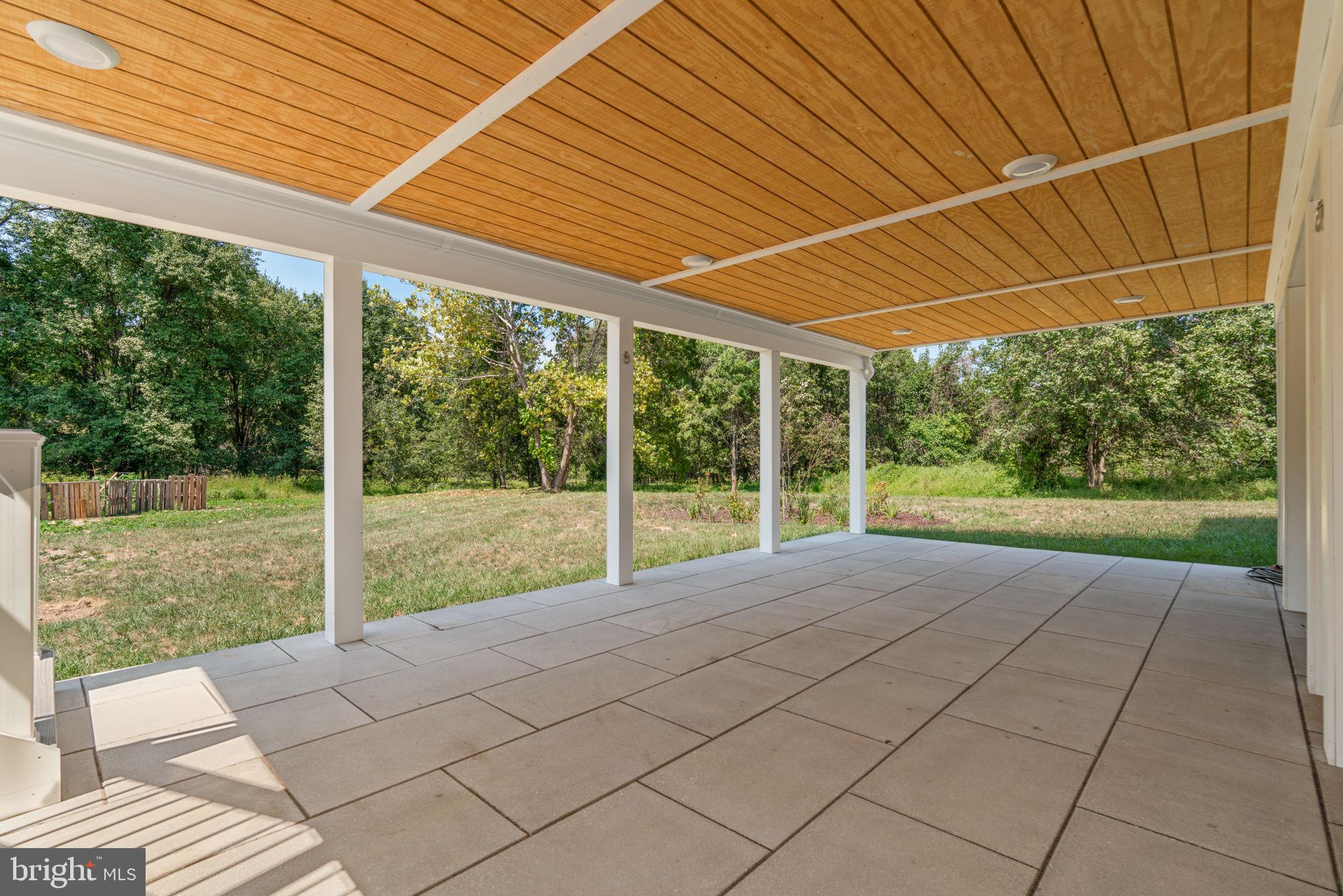 21708 Woodfield Road Gaithersburg, MD 20882 - Photo 60 of 76 a view of backyard with green space