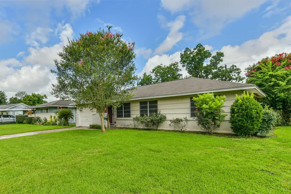 $174,900 | 5527 Winding Creek Way, Houston, TX 77017