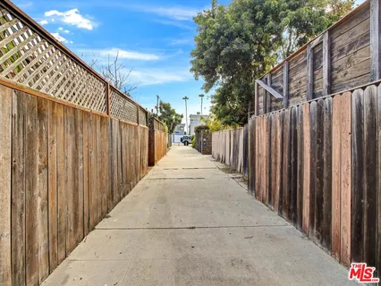 $2,295,000 | 104 Sunridge Street, Playa del Rey, CA 90293
