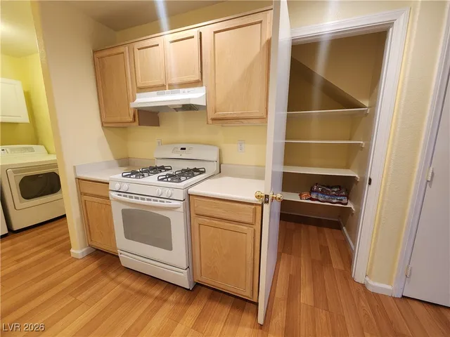 $1,700 | 8201 Distant Star, Las Vegas, NV 89145