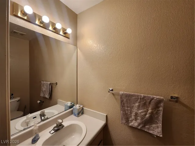 $1,700 | 8201 Distant Star, Las Vegas, NV 89145