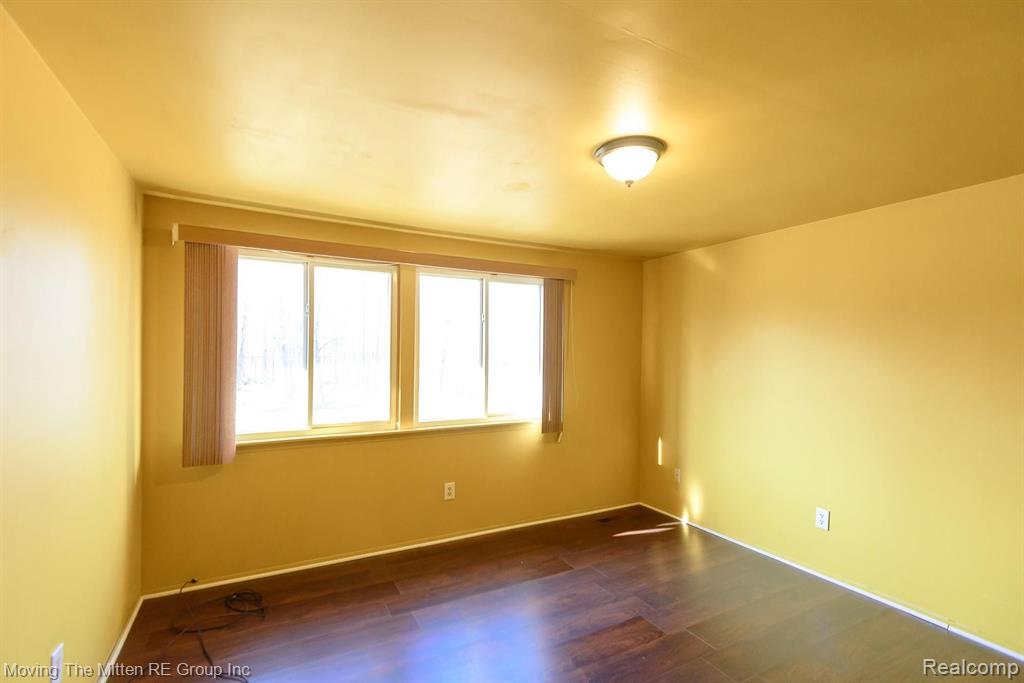 28205 Elwell Road Belleville, MI 48111 - Photo 26 of 45