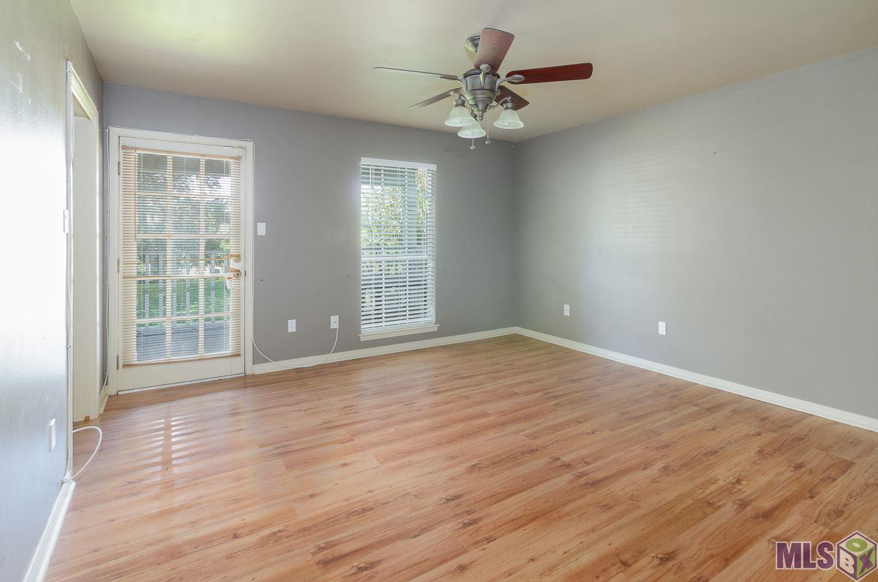 12416 South Harrells Ferry Road, Unit 4A Baton Rouge, LA 70816 - Photo 1 of 13 Master Bedroom Suite