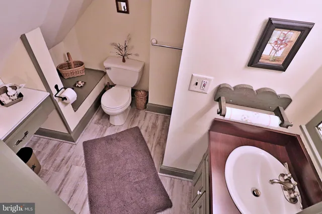 $650,000 | 2145 Old Lancaster Pike, Reinholds, PA 17569