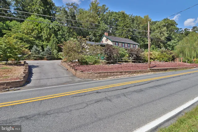 $650,000 | 2145 Old Lancaster Pike, Reinholds, PA 17569