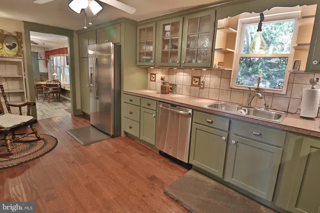 $650,000 | 2145 Old Lancaster Pike, Reinholds, PA 17569