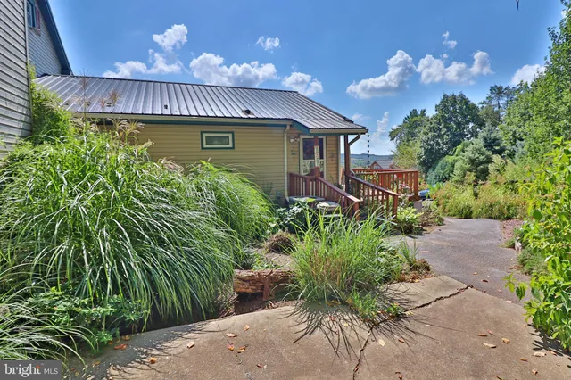 $625,000 | 2145 Old Lancaster Pike, Reinholds, PA 17569