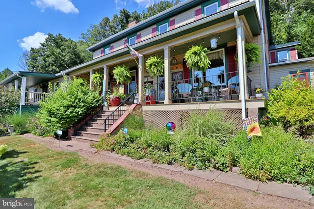 $650,000 | 2145 Old Lancaster Pike, Reinholds, PA 17569