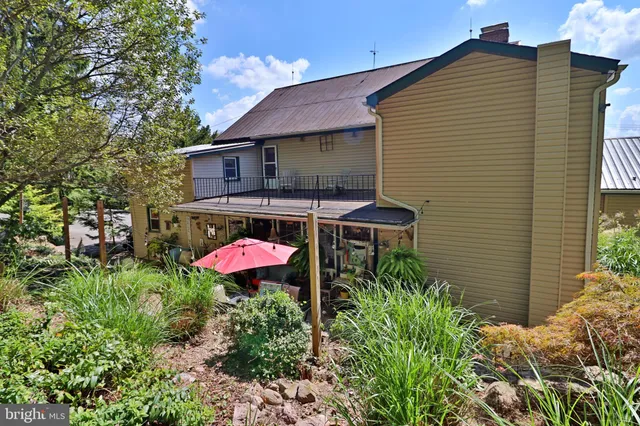 $625,000 | 2145 Old Lancaster Pike, Reinholds, PA 17569