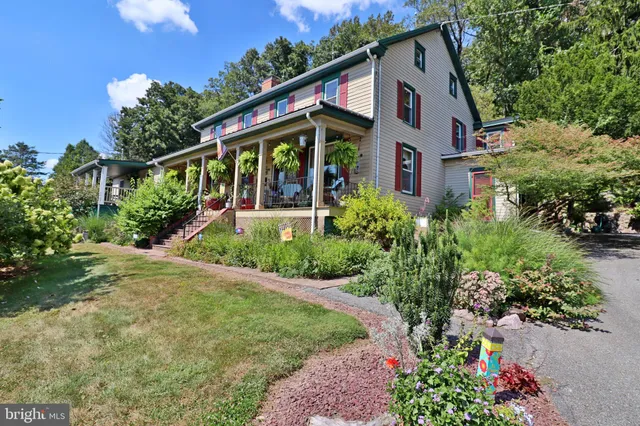 $625,000 | 2145 Old Lancaster Pike, Reinholds, PA 17569