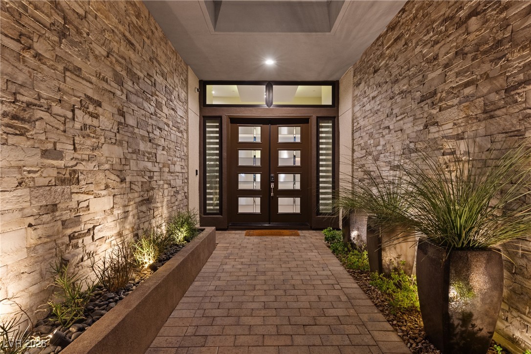 2224 Ledge Rock Lane Henderson, NV 89052 - Photo 5 of 66