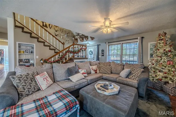 $560,000 | 22198 Glencastle Lane, Lebanon, MO 65536