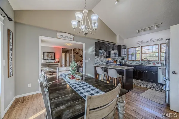 $560,000 | 22198 Glencastle Lane, Lebanon, MO 65536