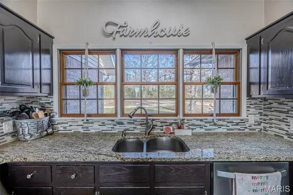 $560,000 | 22198 Glencastle Lane, Lebanon, MO 65536