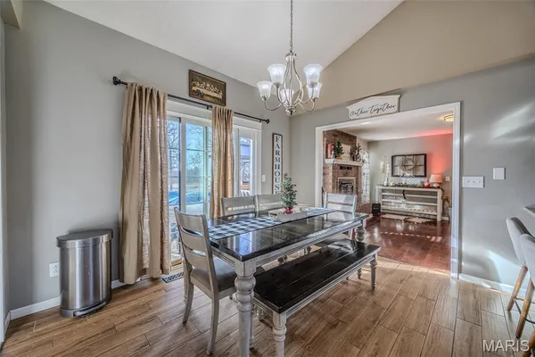 $560,000 | 22198 Glencastle Lane, Lebanon, MO 65536