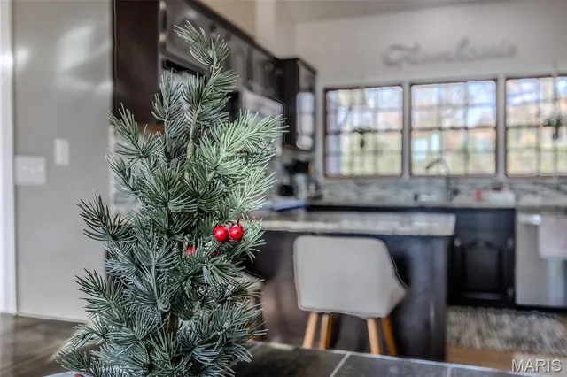 $560,000 | 22198 Glencastle Lane, Lebanon, MO 65536