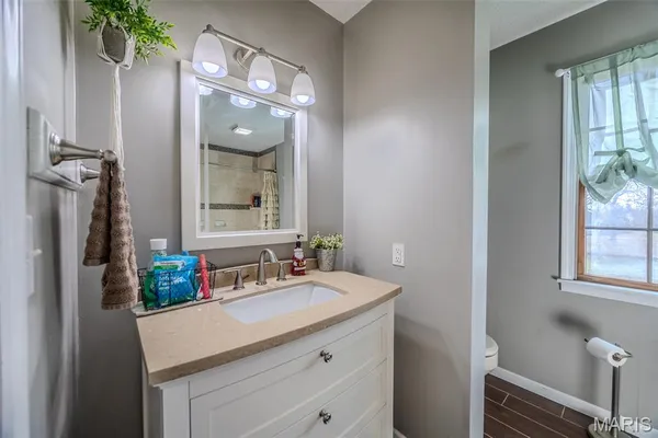 $560,000 | 22198 Glencastle Lane, Lebanon, MO 65536