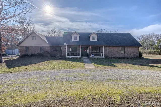 $560,000 | 22198 Glencastle Lane, Lebanon, MO 65536