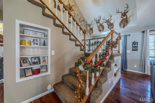 $560,000 | 22198 Glencastle Lane, Lebanon, MO 65536