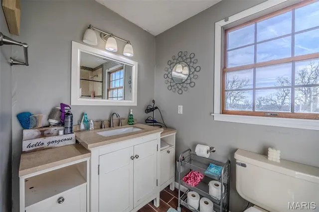 $560,000 | 22198 Glencastle Lane, Lebanon, MO 65536