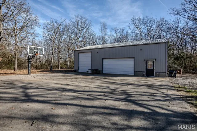 $560,000 | 22198 Glencastle Lane, Lebanon, MO 65536