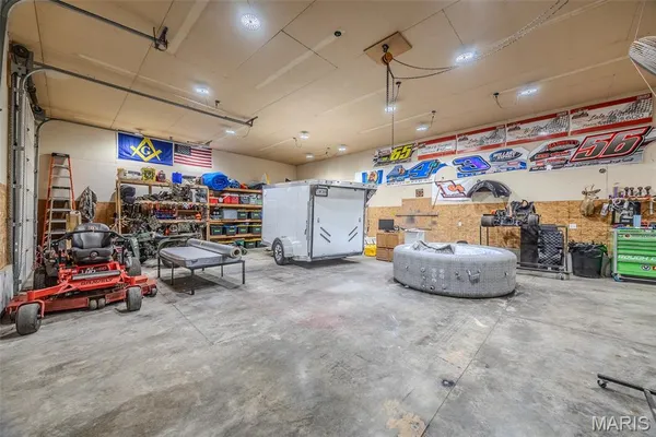 $560,000 | 22198 Glencastle Lane, Lebanon, MO 65536