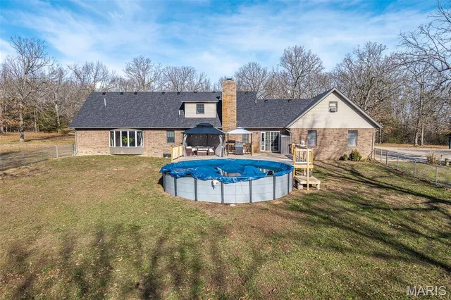 $560,000 | 22198 Glencastle Lane, Lebanon, MO 65536