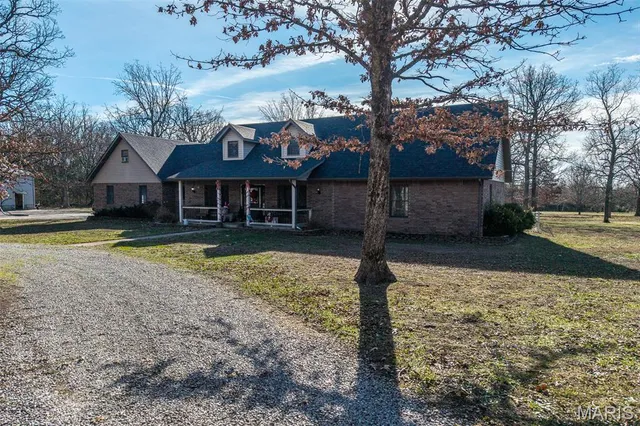 $560,000 | 22198 Glencastle Lane, Lebanon, MO 65536