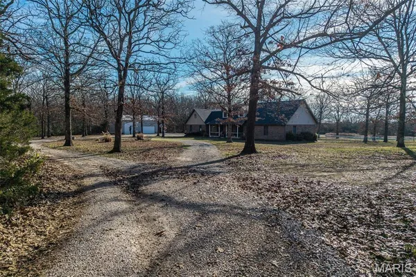 $560,000 | 22198 Glencastle Lane, Lebanon, MO 65536