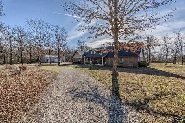 $560,000 | 22198 Glencastle Lane, Lebanon, MO 65536