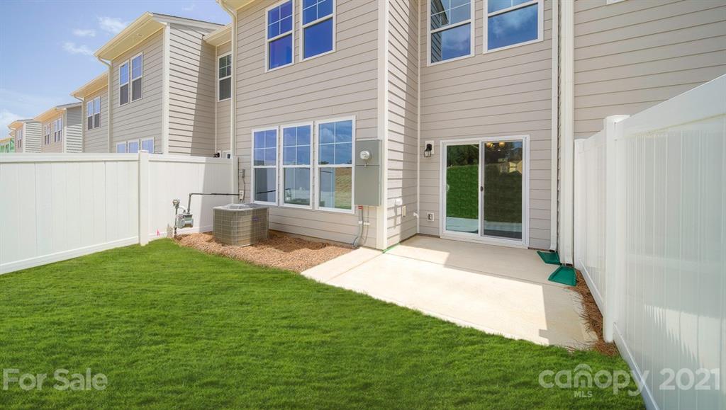 320 Bulrush Rd Lake Lake Wylie, SC 29710 - Photo 3 of 45 Gallery Image 3