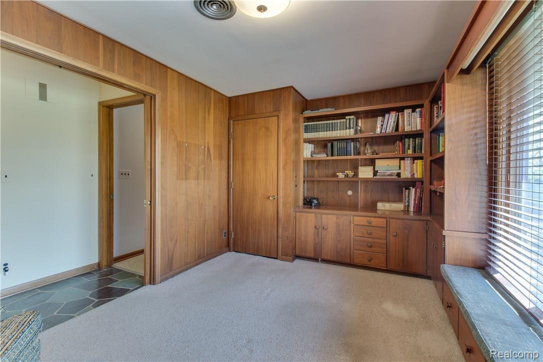 18350 Riverside Drive Franklin, MI 48025 - Photo 22 of 53 Library/Study