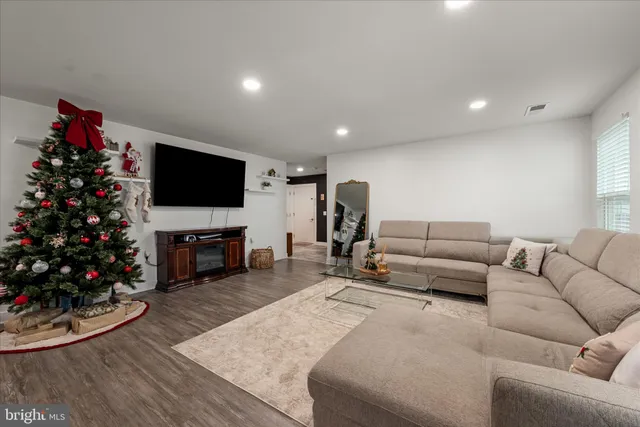 $350,000 | 746 Switchgrass Court, Bunker Hill, WV 25413