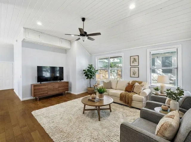 $2,995 | 1811 Waterston Avenue, Unit A, Austin, TX 78703