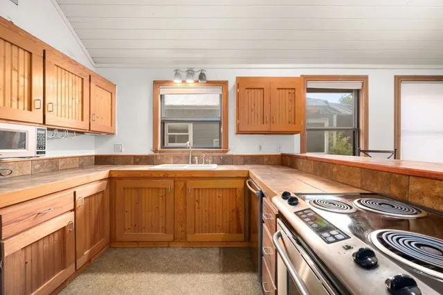 $3,500 | 1811 Waterston Avenue, Unit A, Austin, TX 78703