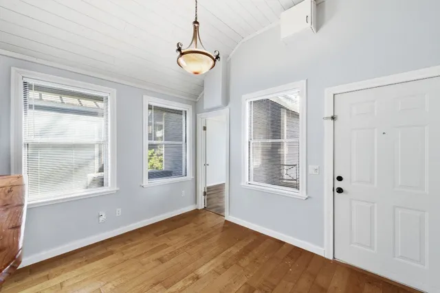 $2,995 | 1811 Waterston Avenue, Unit A, Austin, TX 78703