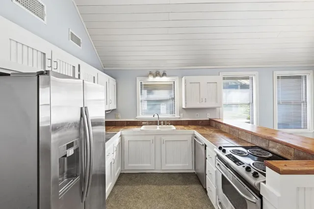 $2,995 | 1811 Waterston Avenue, Unit A, Austin, TX 78703