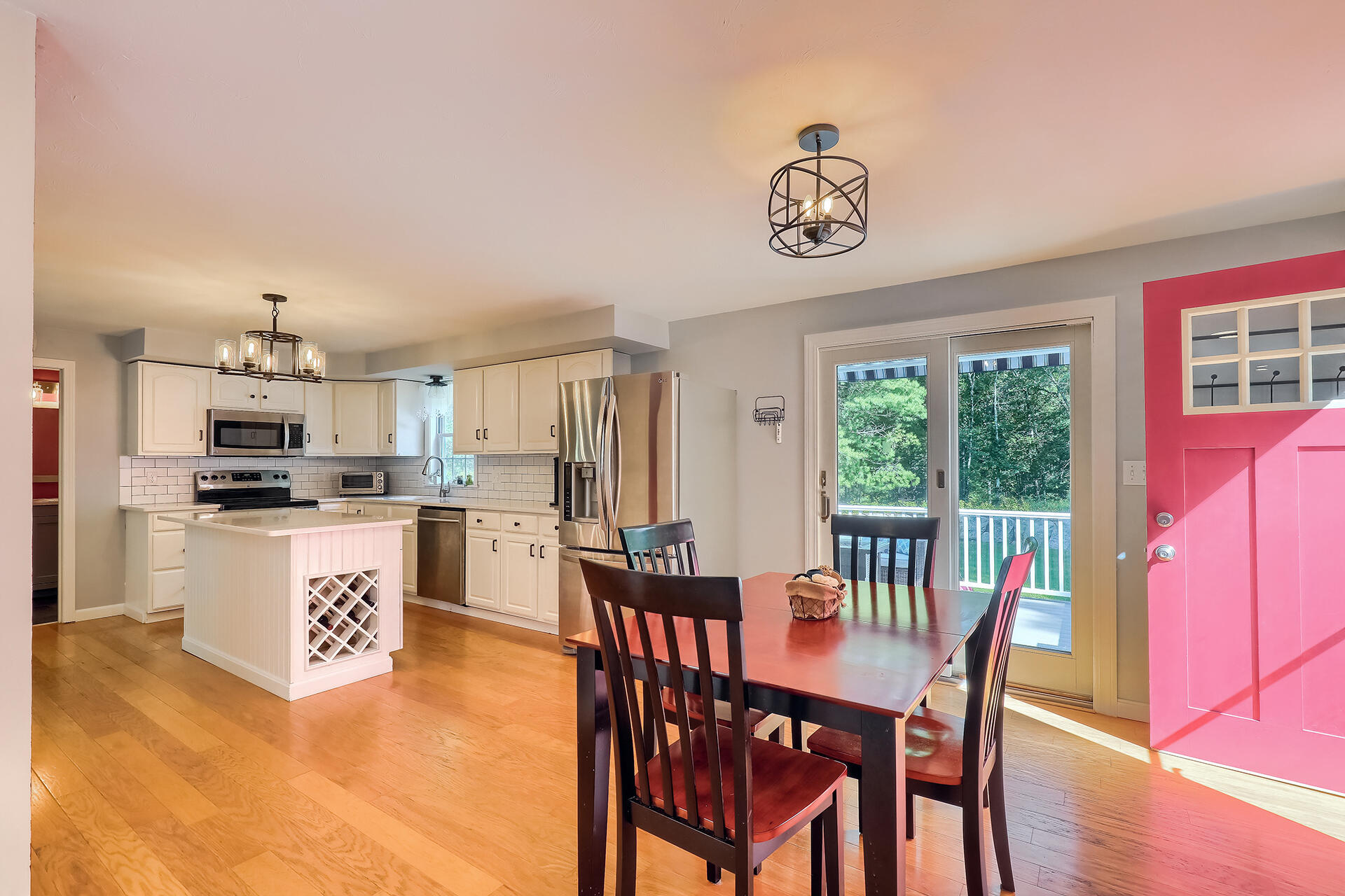 28 Squirrel Road Plymouth, MA 02360 - Photo 11 of 38 Kitchen/Dining