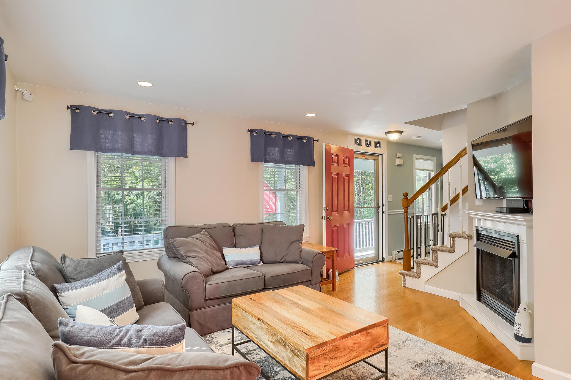 28 Squirrel Road Plymouth, MA 02360 - Photo 8 of 38 01_Living_Room_IMG_6773