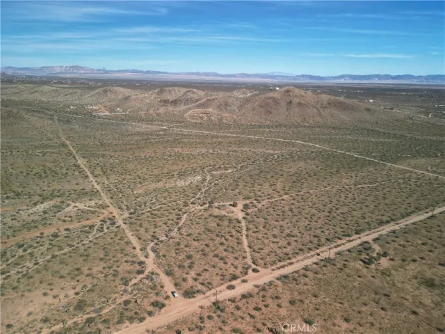 a view of a room with an empty space