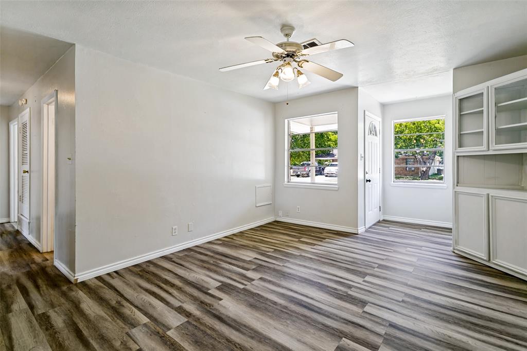 308 North Ave C Springtown, TX 76082 - Photo 5 of 25