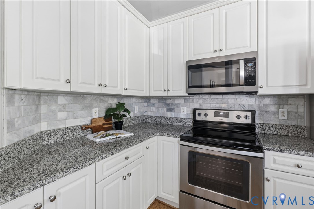15919 Hampton Summit Drive Chesterfield, VA 23832 - Photo 12 of 42 White Cabinets