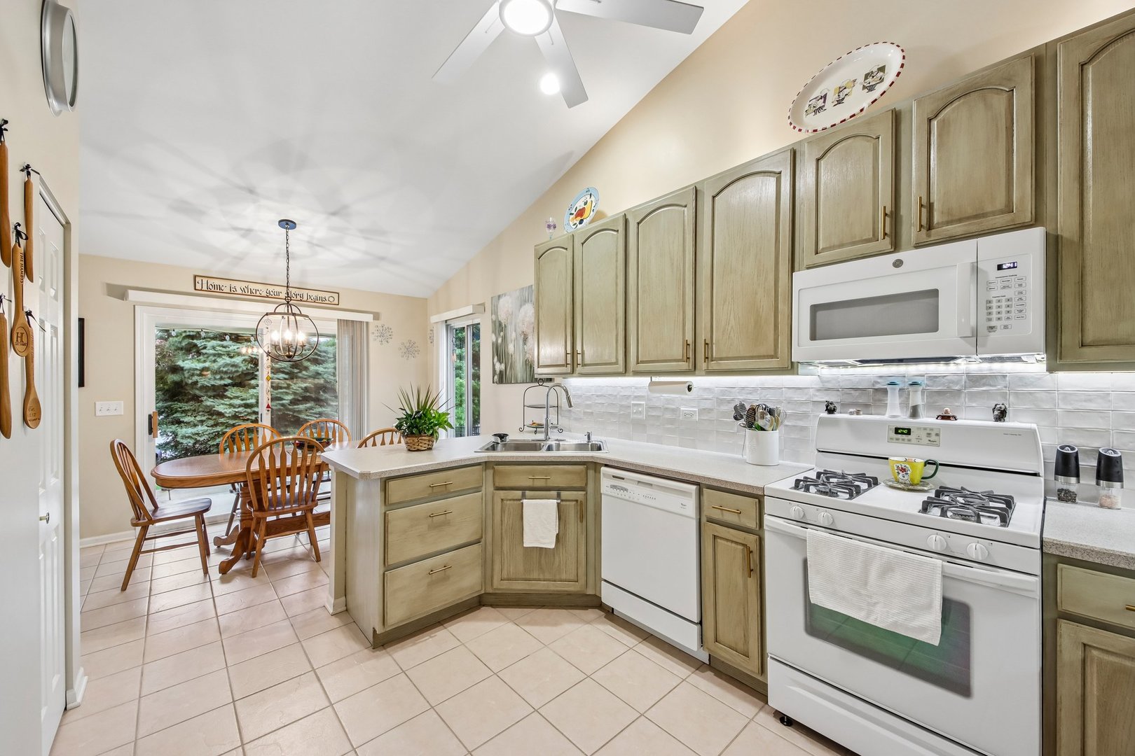 3415 Mustang Road Joliet, IL 60435 - Photo 17 of 45