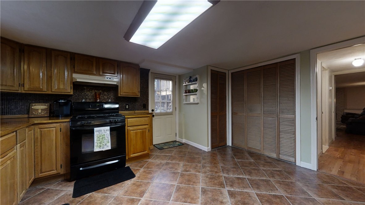 115 Town Farm Road Coventry, RI 02816 - Photo 28 of 36 L/L second egress